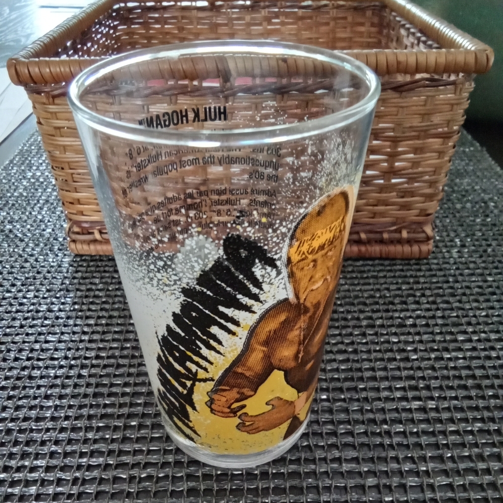 WWF 1988 Hulk Hogan Glass Tumbler Collectible